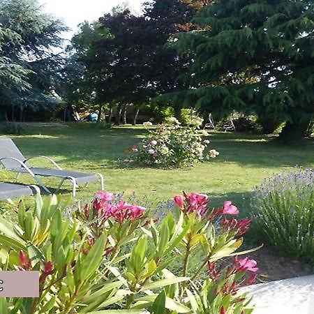 Le Clos Fleuri Vineuil  Buitenkant foto